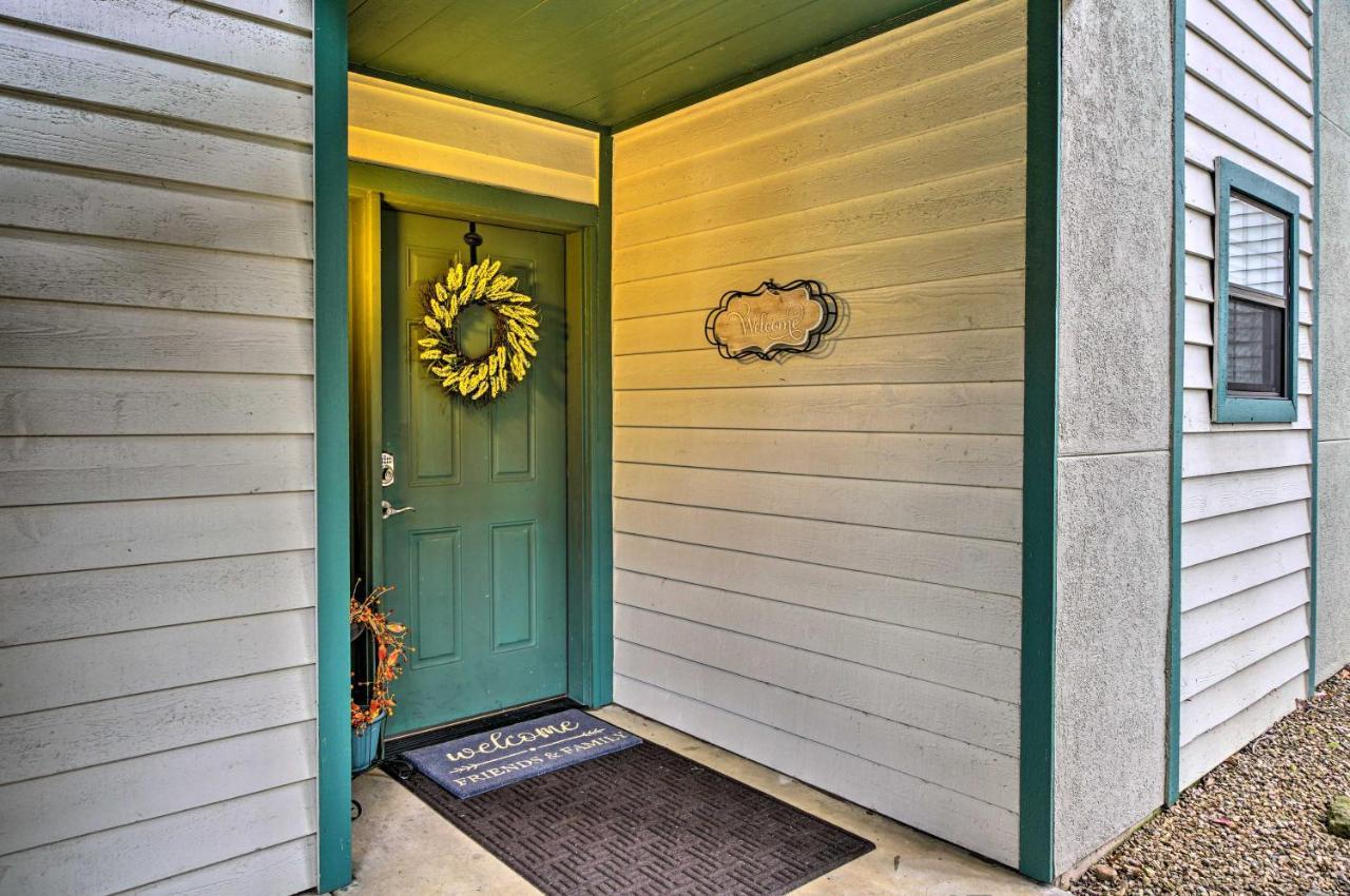 Condo Amidst Branson Action With Pool Access And Golf! Exterior foto